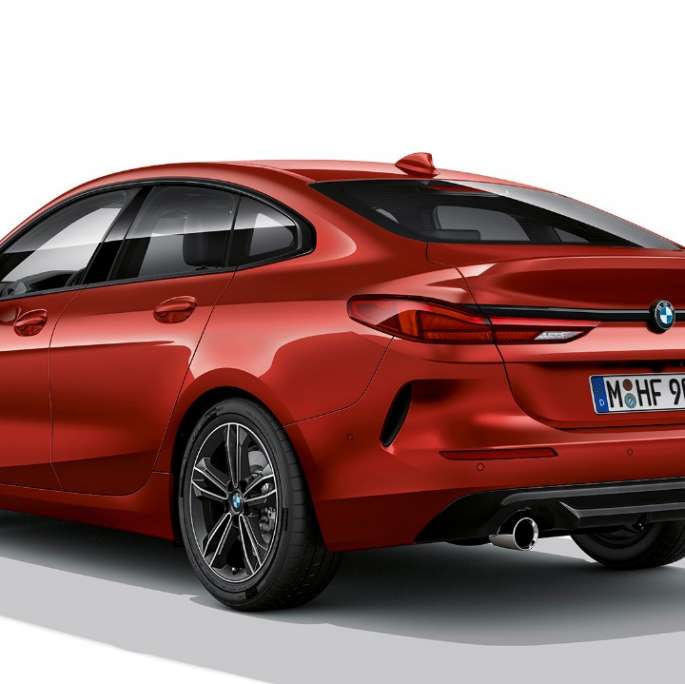 BMW Individual high-gloss Shadow Line BMW 2 Series Gran Coupé Model Sport Line BMW Individual high-gloss Shadow Line BMW 2 Series Gran Coupé Model Sport Line Melbourne Red F44 three-quarter rear view
