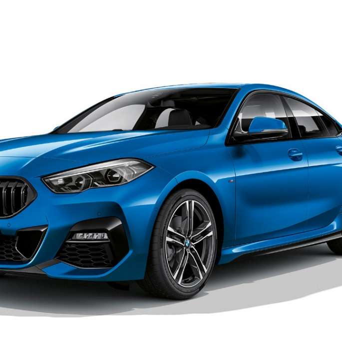 M light alloy wheels BMW 2 Series Gran Coupé Model M Sport M light alloy wheels BMW 2 Series Gran Coupé M Sport Misano Blue metallic F44 three-quarter front view
