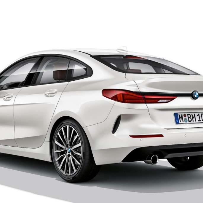 Light alloy wheels BMW 2 Series Gran Coupé Model Advantage Light alloy wheels BMW 2 Series Gran Coupé Model Advantage Mineral White F44 three-quarter rear view