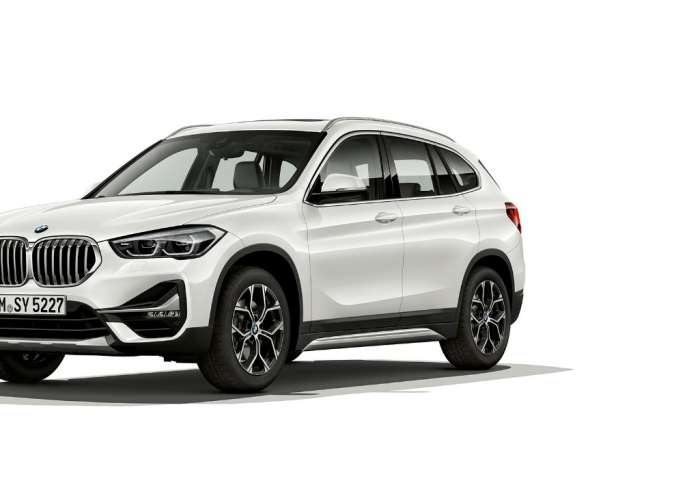 BMW X1, Model xLine, three-quarter front view BMW X1, Model xLine, three-quarter front view studio shot