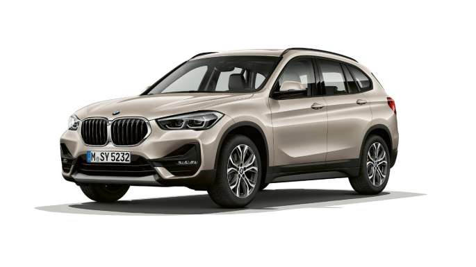 BMW X1, Model Advantage, three-quarter front view BMW X1, Model Advantage, three-quarter front view studio shot