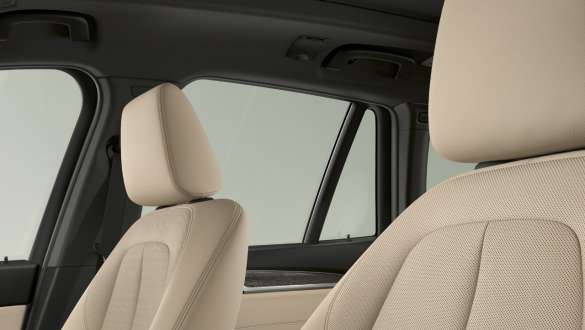 Leather 'Dakota' with perforations | Oyster and Grey. BMW X1, interior with upholstery in leather 'Dakota' with perforations Oyster and Grey.