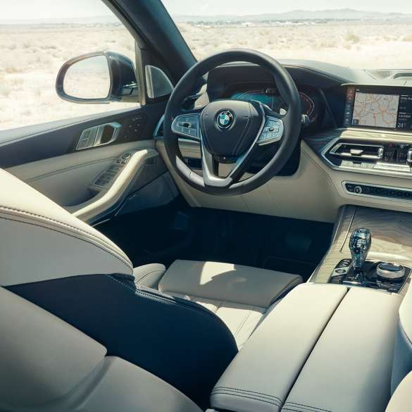 BMW X7 cockpit BMW X7 interior, cockpit with sport leather steering wheel, G07 2019
