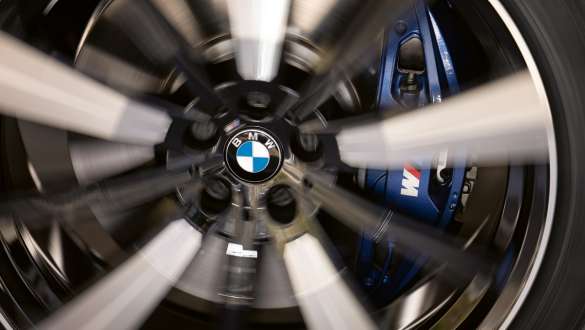BMW floating hub cap Close-up BMW floating hub cap