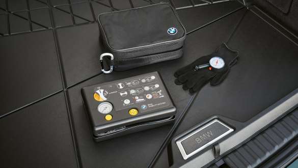 BMW tyre mobility set BMW tyre mobility set in luggage compartment
