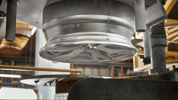 Flow forming production of a Original BMW wheel Flow forming production of a Original BMW wheel