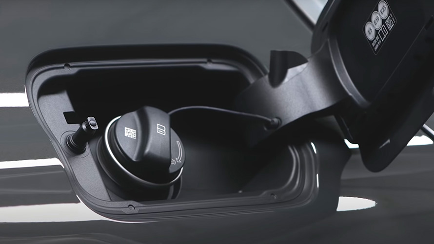BMW 3 Series Sedan G20 BMW plug-in hybrid fuel cap  BMW 3 Series Sedan G20 BMW plug-in hybrid fuel cap close-up