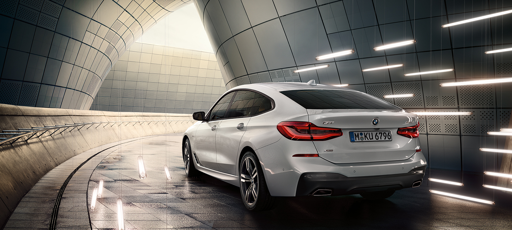 BMW 6 Series Gran Turismo G32 three-quarter rear view BMW 6 Series Gran Turismo G32 2017 Mineral White metallic three-quarter rear view