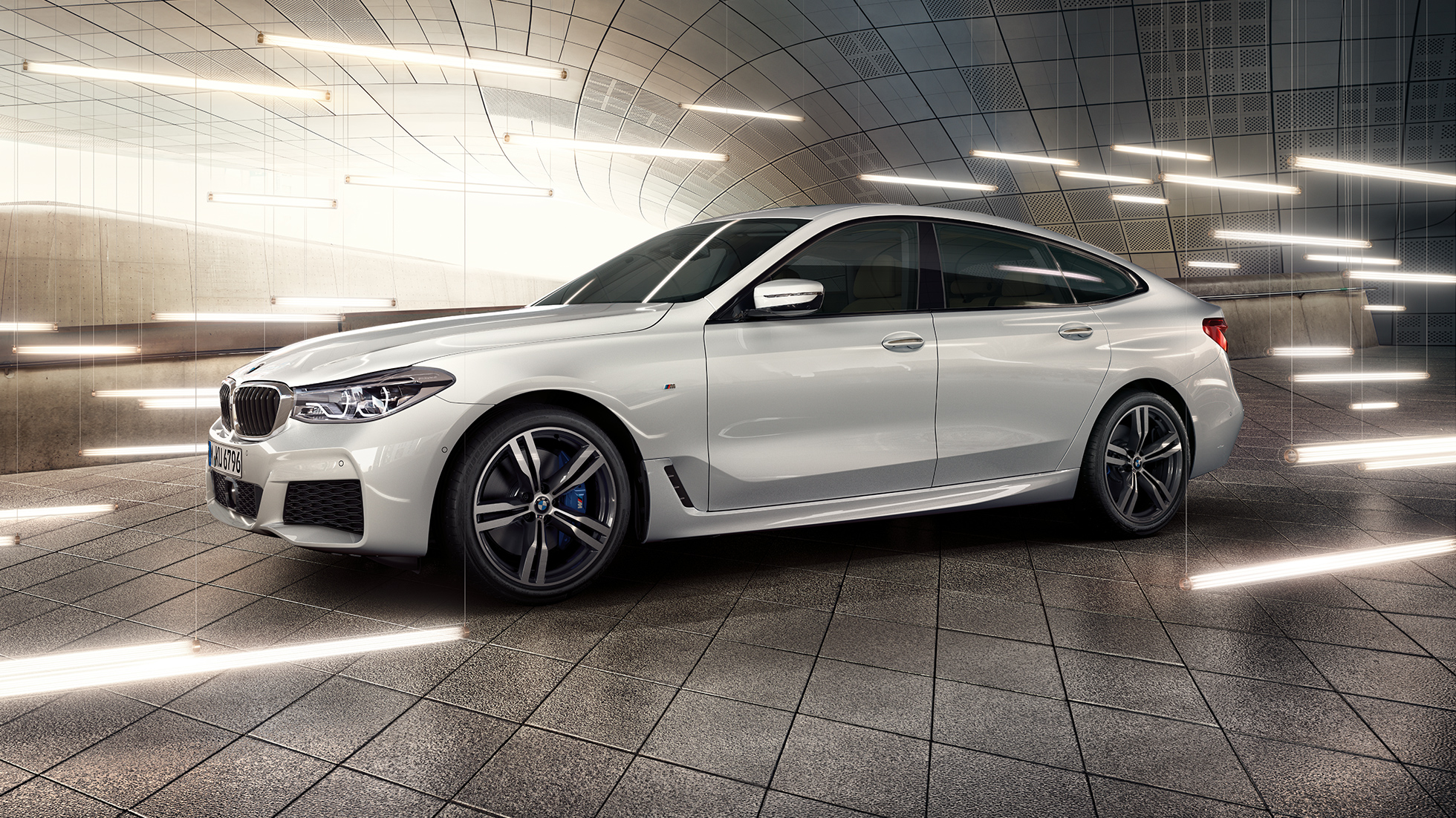 BMW 6 Series Gran Turismo G32 side view BMW 6 Series Gran Turismo G32 2017 Mineral White metallic side view with front