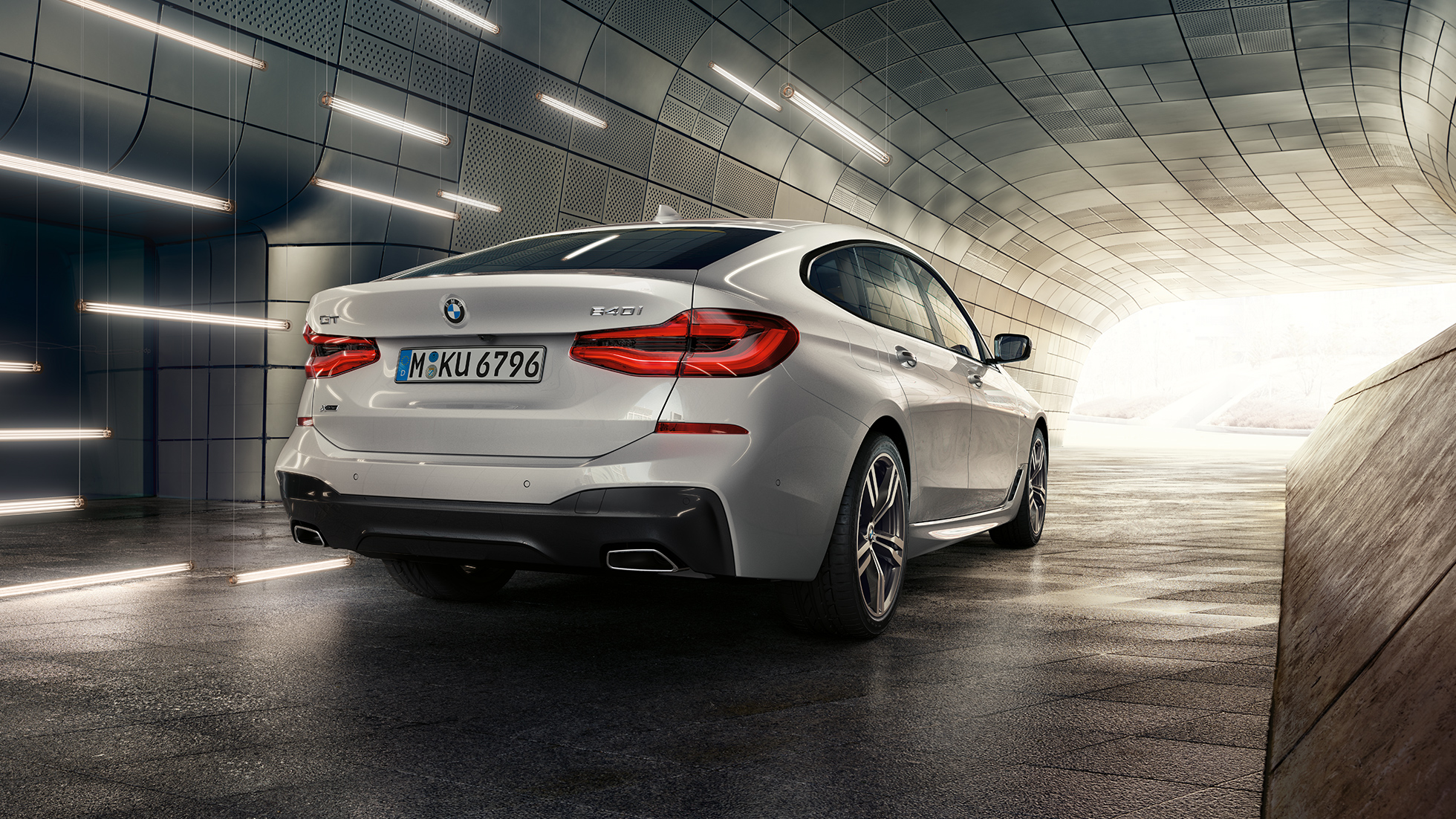 BMW 6 Series Gran Turismo G32 three-quarter rear view BMW 6 Series Gran Turismo G32 2017 Mineral White metallic three-quarter rear view