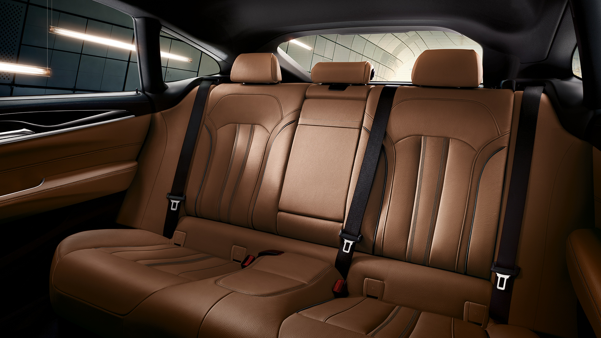 BMW 6 Series Gran Turismo G32 rear seats BMW 6 Series Gran Turismo G32 2017 Mineral White metallic rear seats