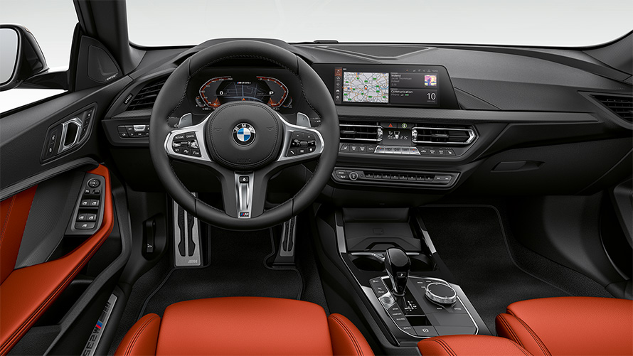 Driver-oriented cockpit BMW M235i xDrive Gran Coupé F44 2020 interior