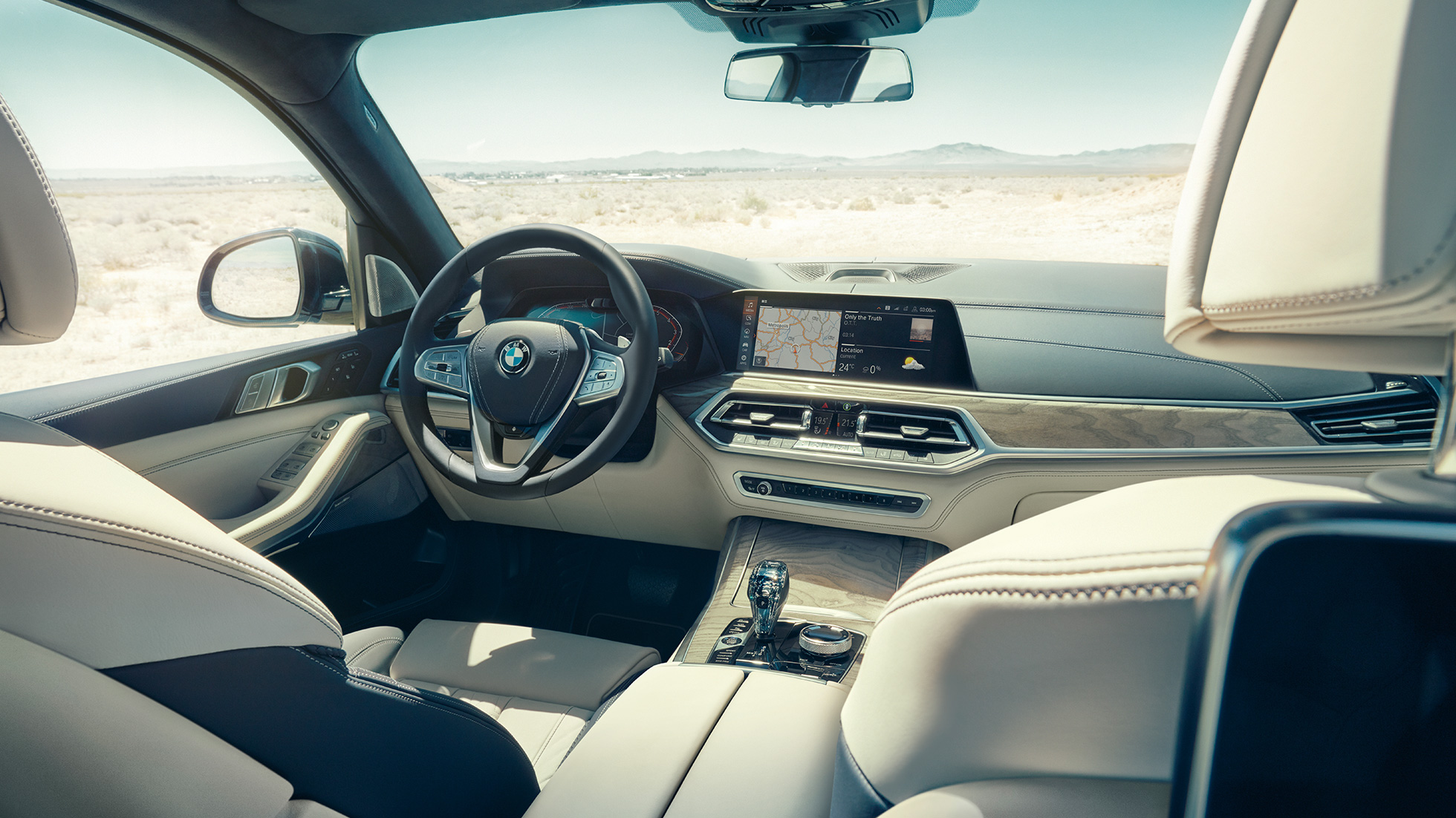 BMW X7 cockpit BMW X7 interior, cockpit with sport leather steering wheel, G07 2019
