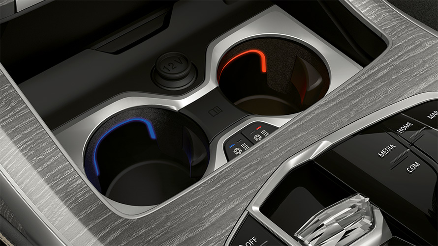 Comfort Package Close-up of cup holder in front BMW X7 G07 LCI