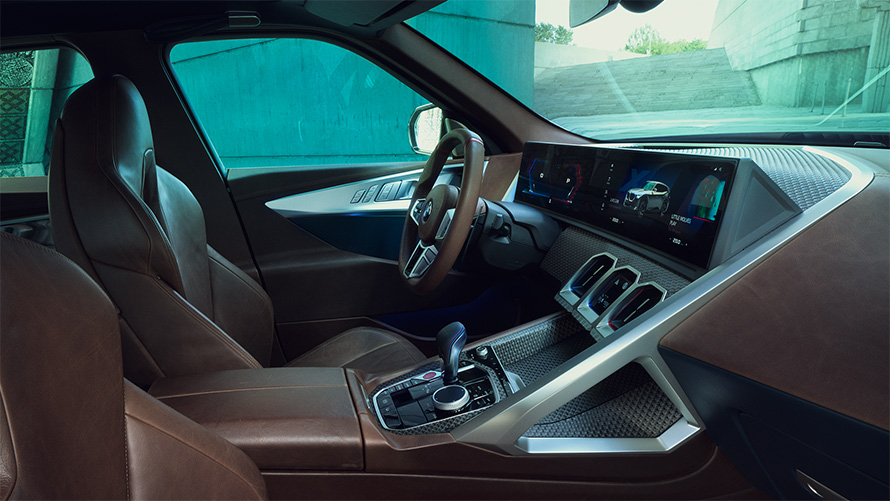 BMW Concept XM (G09) interior side view Driver orientation