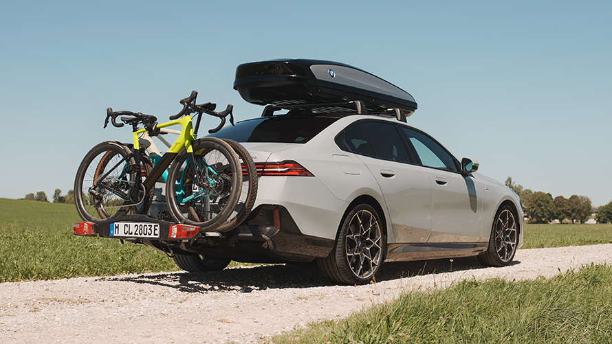 BMW Summer complete wheels on a BMW i5 Sedan (G60) in sunny environment BMW Summer complete wheels on a BMW i5 Sedan (G60) in sunny environment
