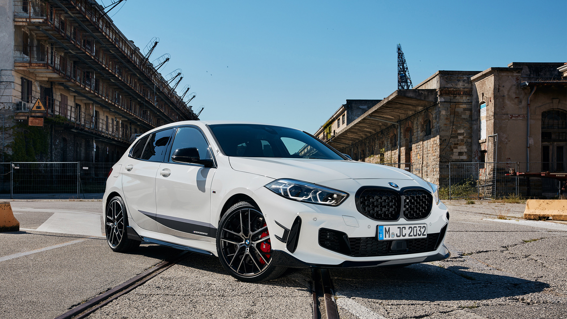 BMW M135i xDrive M Performance design 02 BMW 1 Series BMW M135i xDrive M Performance design 02