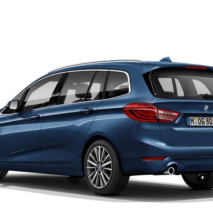 BMW 2 Series Gran Tourer 218i Modell Advantage F46 2018 Mediterranean Blue metallic three-quarter rear view 